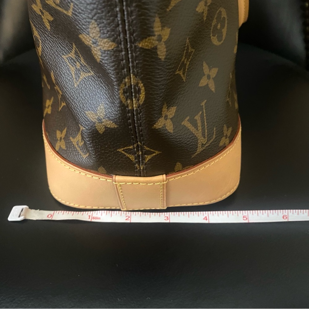 Louis Vuitton Monogram Lock It Horizontal - Picture 12 of 15